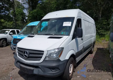 2016 Mercedes-Benz Sprinter 2500 High Roof z USA, uszkodzony, nr VIN WD3PE8DD4GP248761